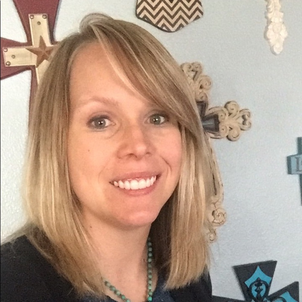 Meet your Posher, Laura